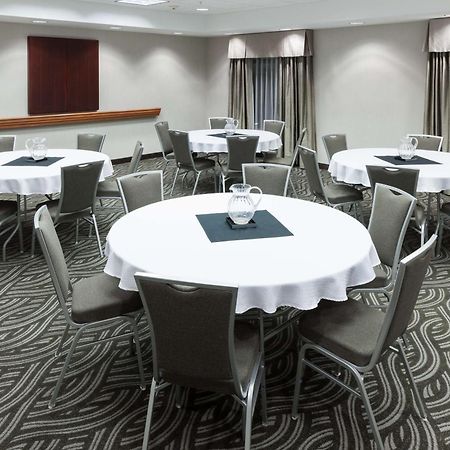 Hampton Inn & Suites Tulare Bagian luar foto