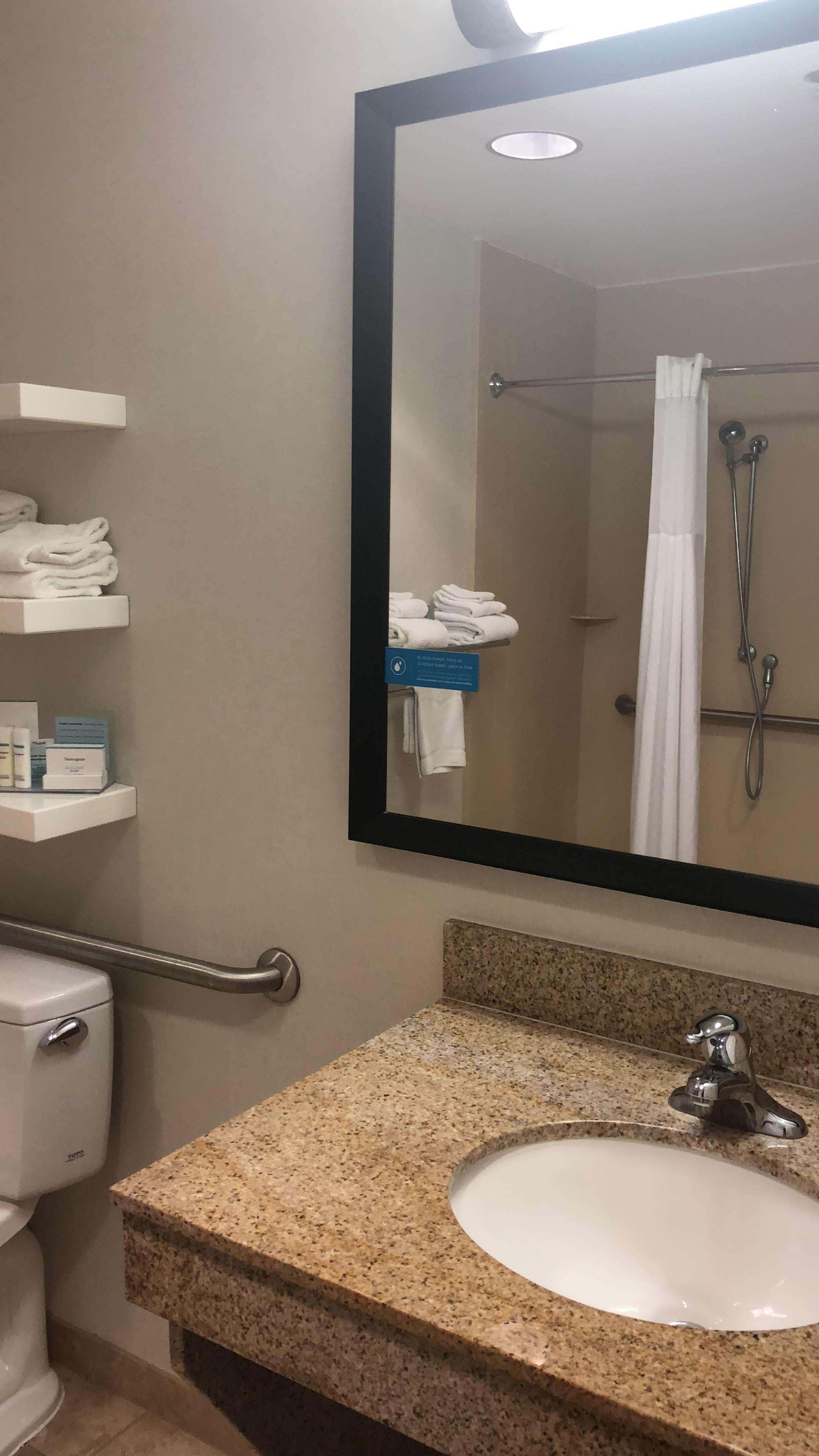 Hampton Inn & Suites Tulare Bagian luar foto