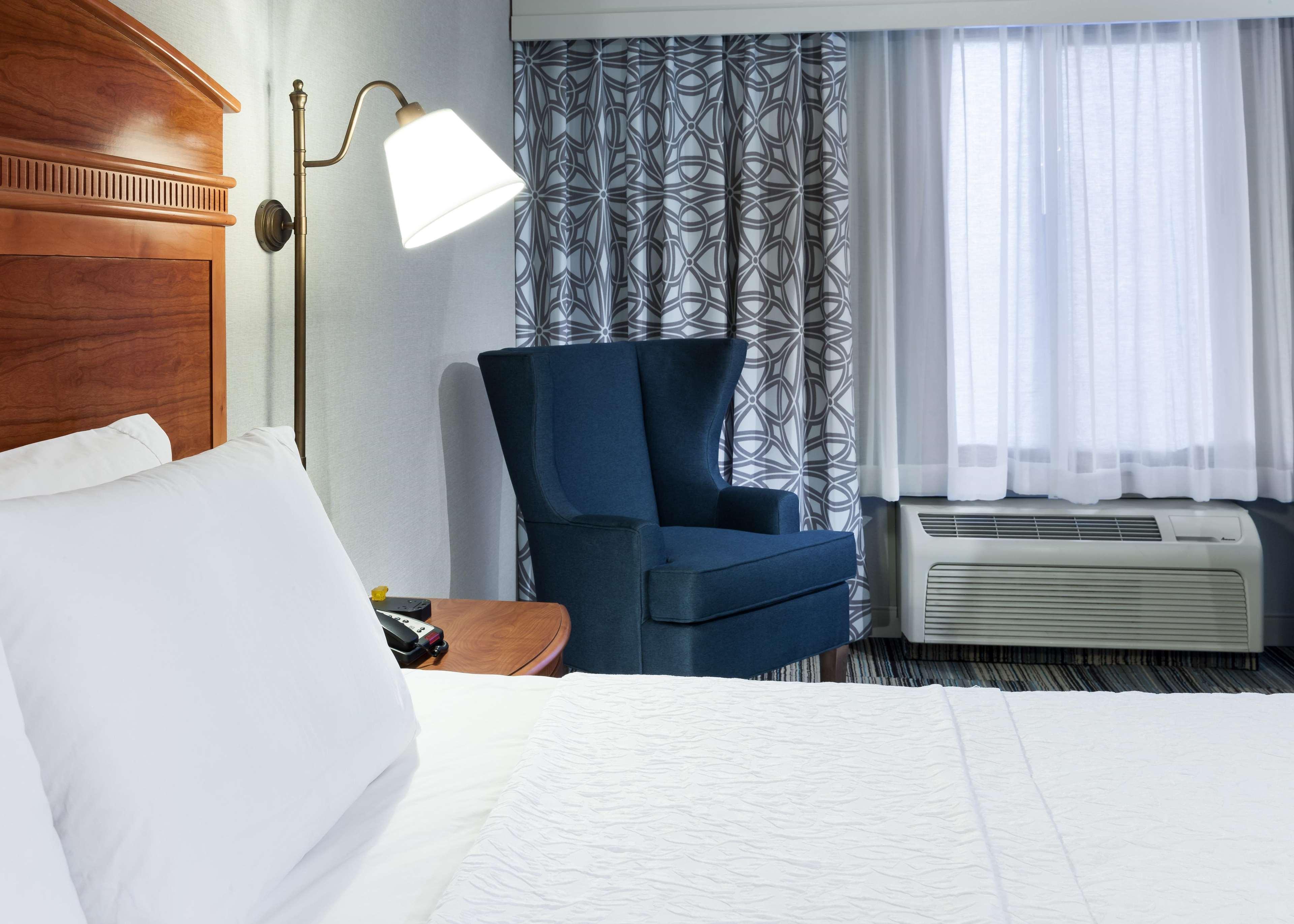 Hampton Inn & Suites Tulare Bagian luar foto