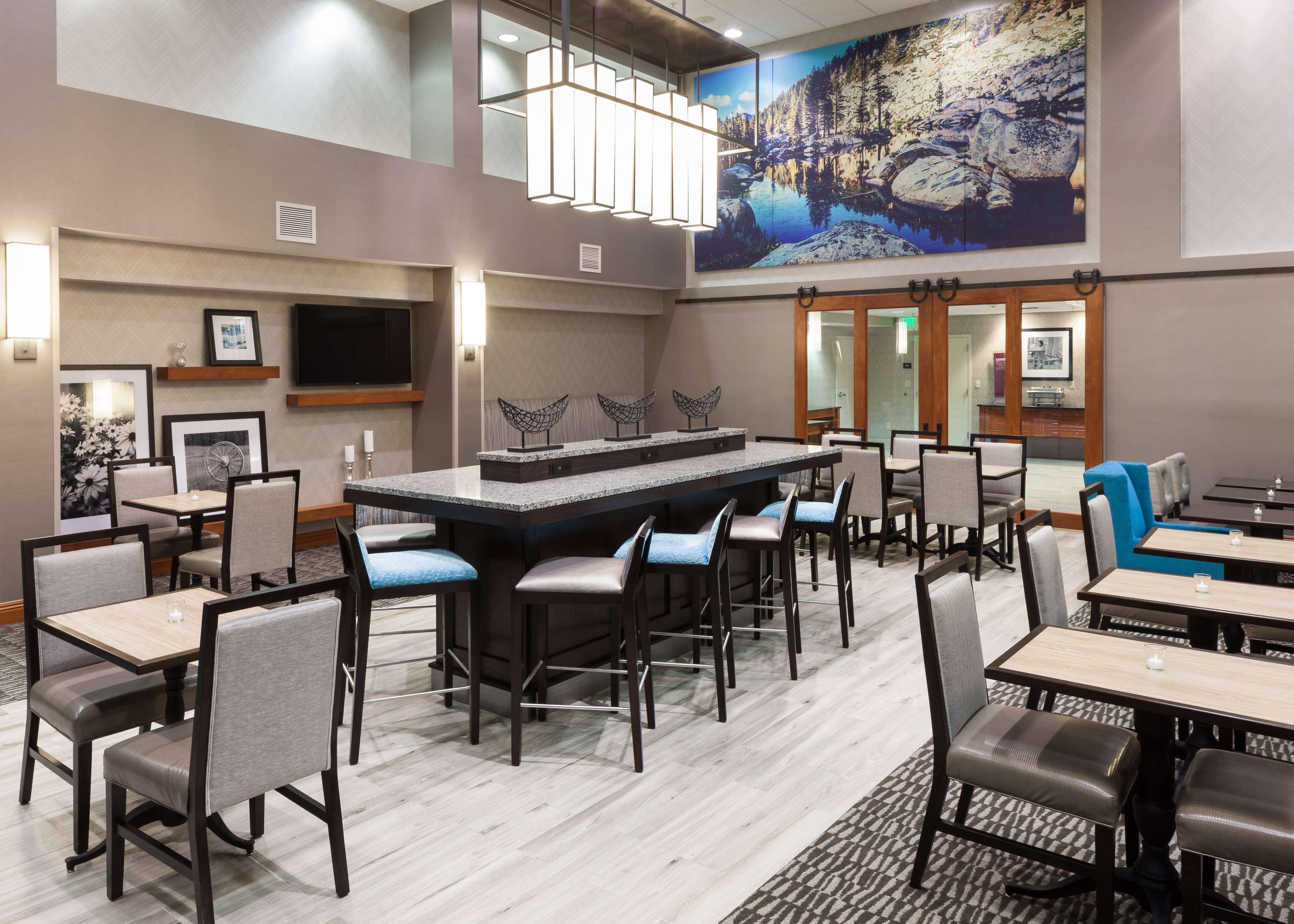 Hampton Inn & Suites Tulare Bagian luar foto