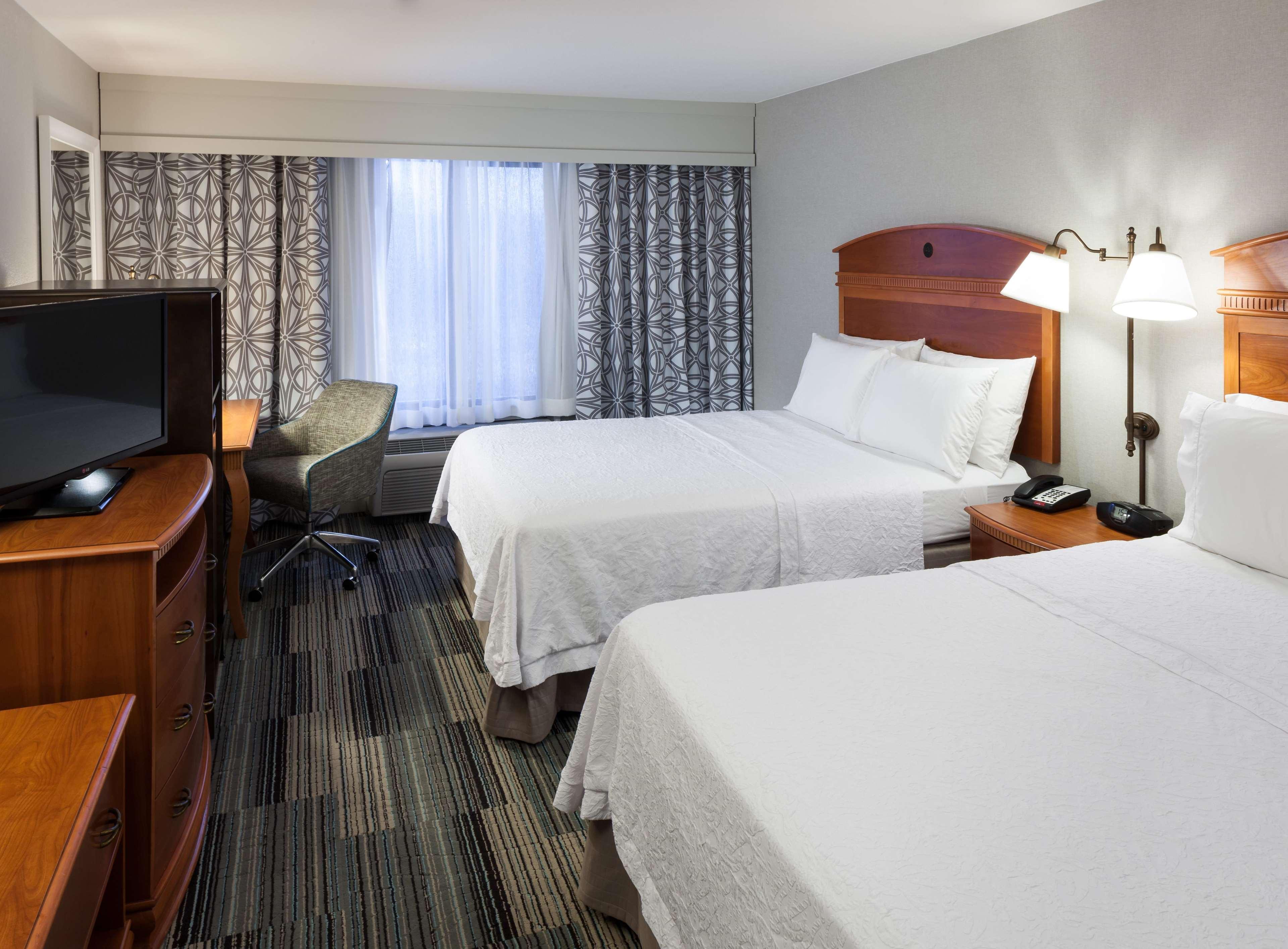 Hampton Inn & Suites Tulare Bagian luar foto