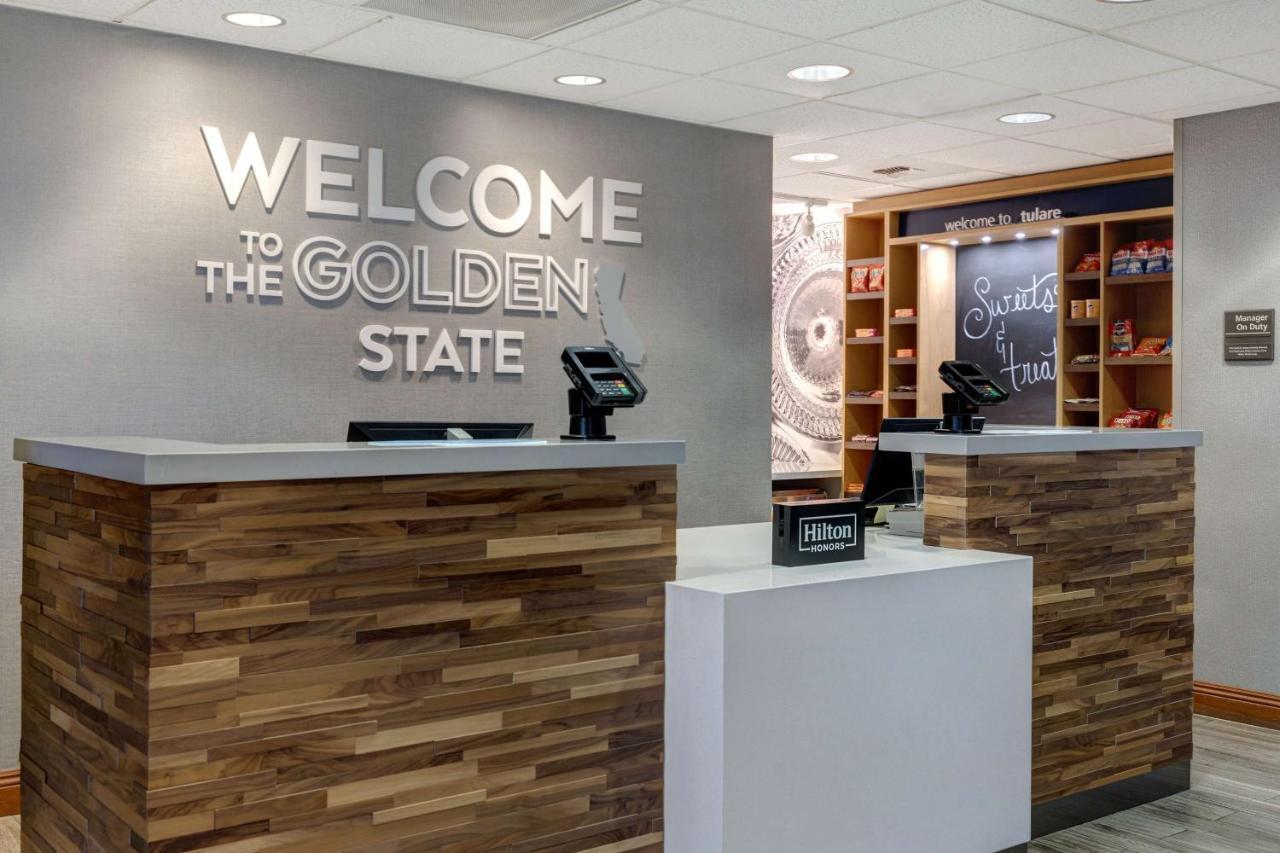 Hampton Inn & Suites Tulare Bagian luar foto
