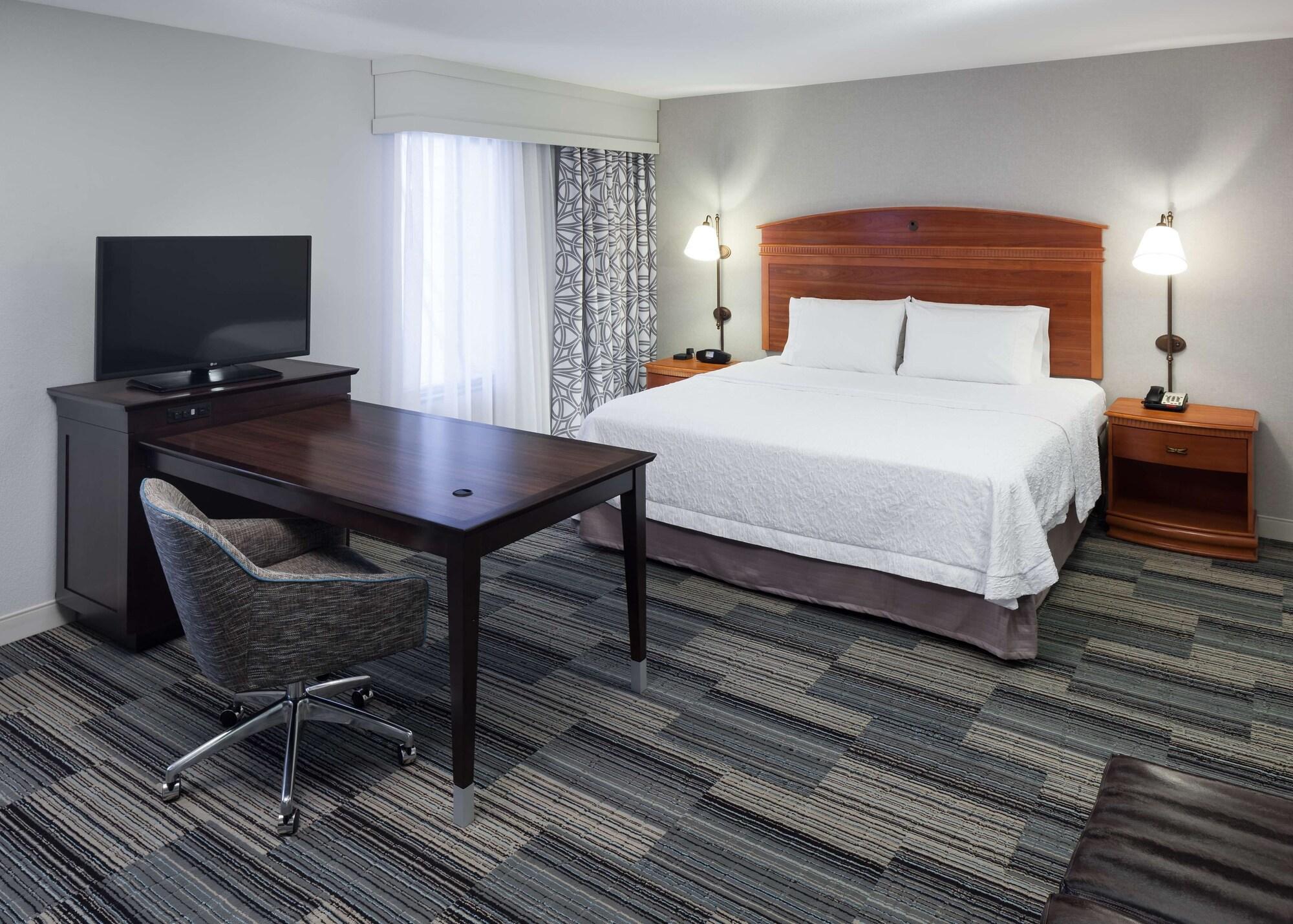 Hampton Inn & Suites Tulare Bagian luar foto