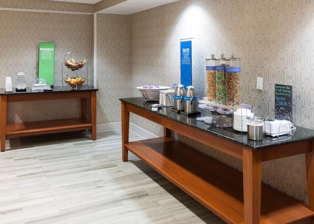 Hampton Inn & Suites Tulare Bagian luar foto
