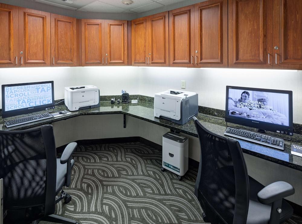 Hampton Inn & Suites Tulare Bagian luar foto