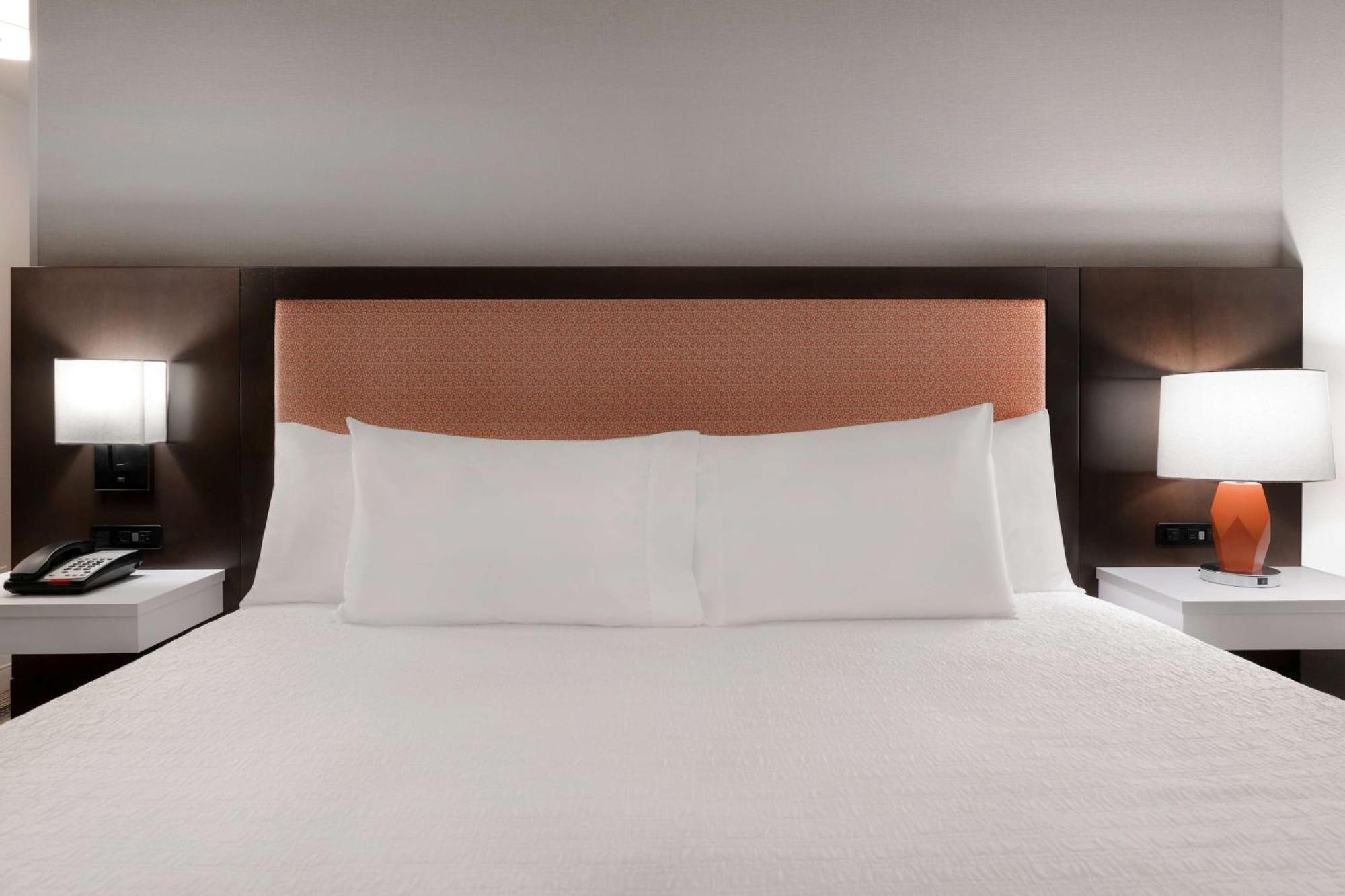 Hampton Inn & Suites Tulare Bagian luar foto
