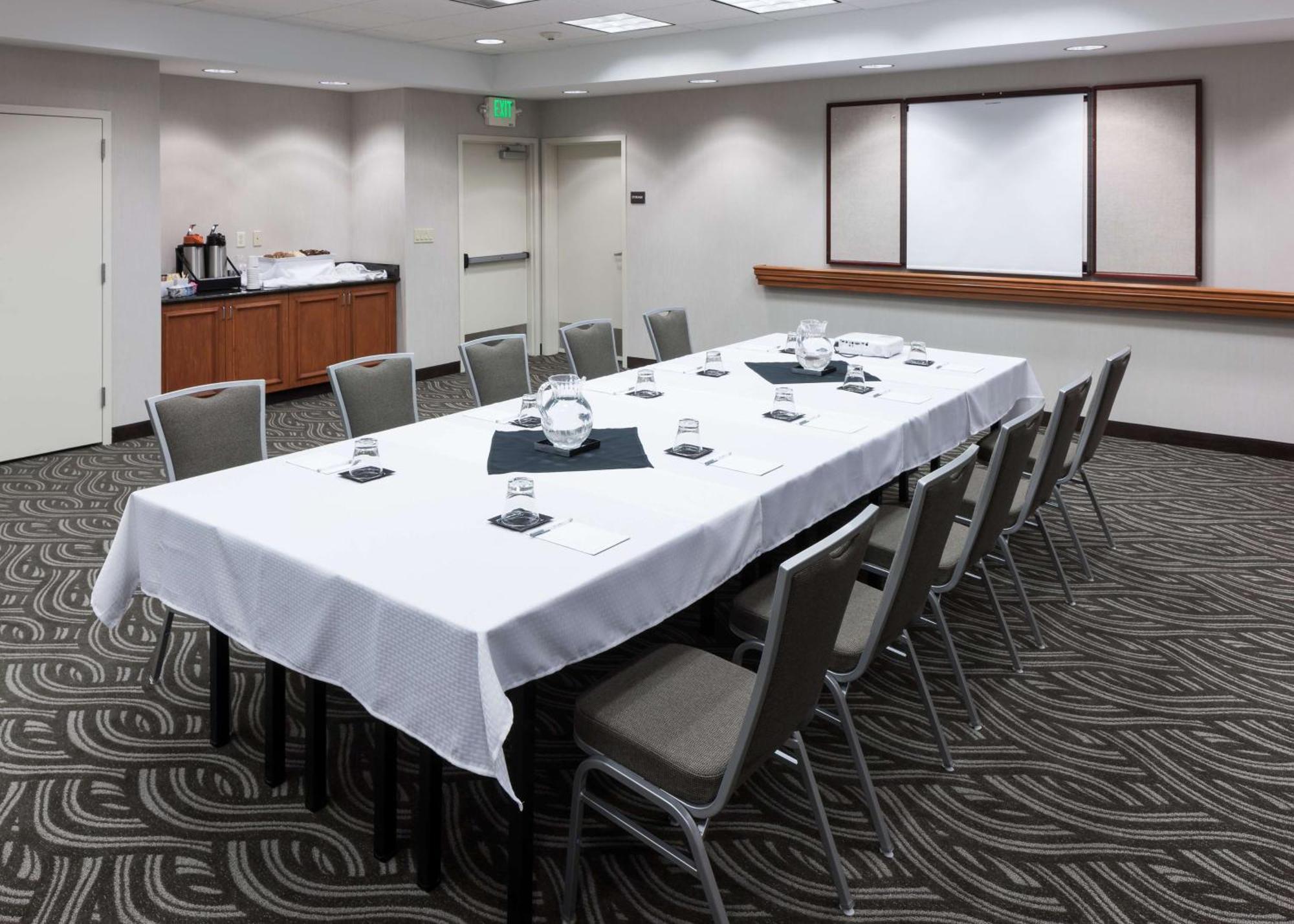 Hampton Inn & Suites Tulare Bagian luar foto