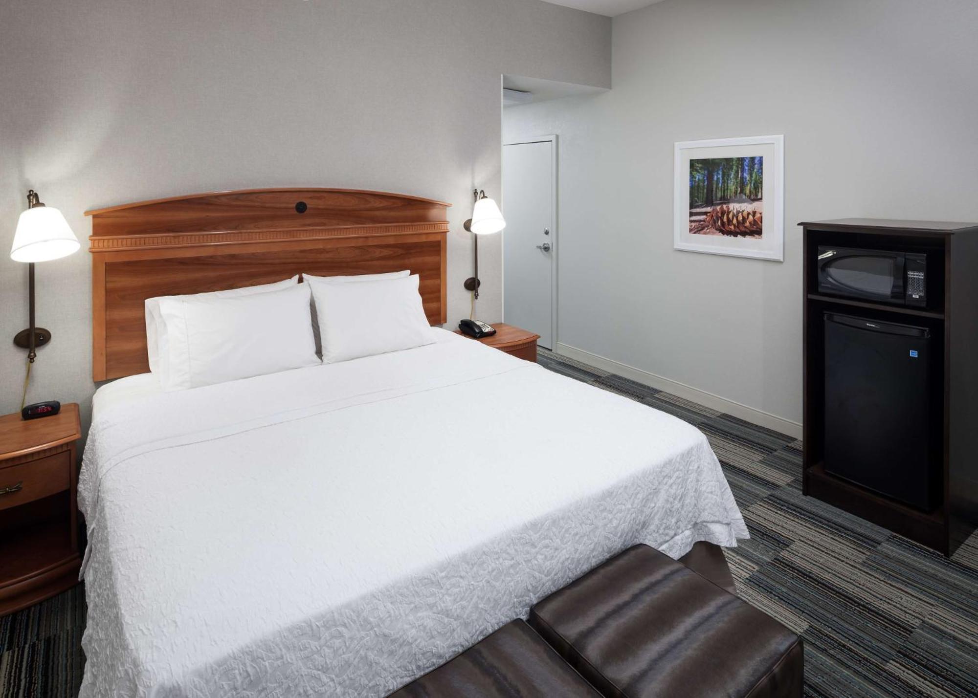 Hampton Inn & Suites Tulare Bagian luar foto