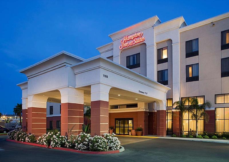 Hampton Inn & Suites Tulare Bagian luar foto